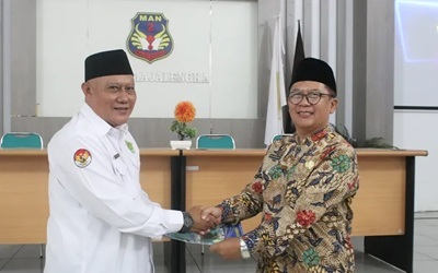 Pisah Sambut Kepala MAN 2 Majalengka Berlangsung Khidmat dan Penuh Haru